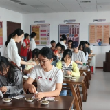 安仁县：中医药文化“圈粉”青年学子 返乡大学生 体验“岐黄魅力”