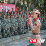 飒爽英姿燃斗志 校友深情励新生：湘南学院受阅女兵返校开展国防教育