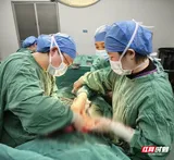 32周前置胎盘产妇大出血 多学科协作抢救护母婴平安