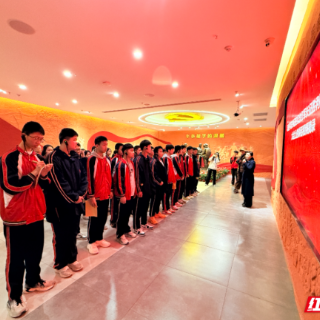千名学子踏寻红色足迹，共上一堂“行走的思政课”