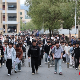 马力全开！3000余名考生冲刺郴州职院