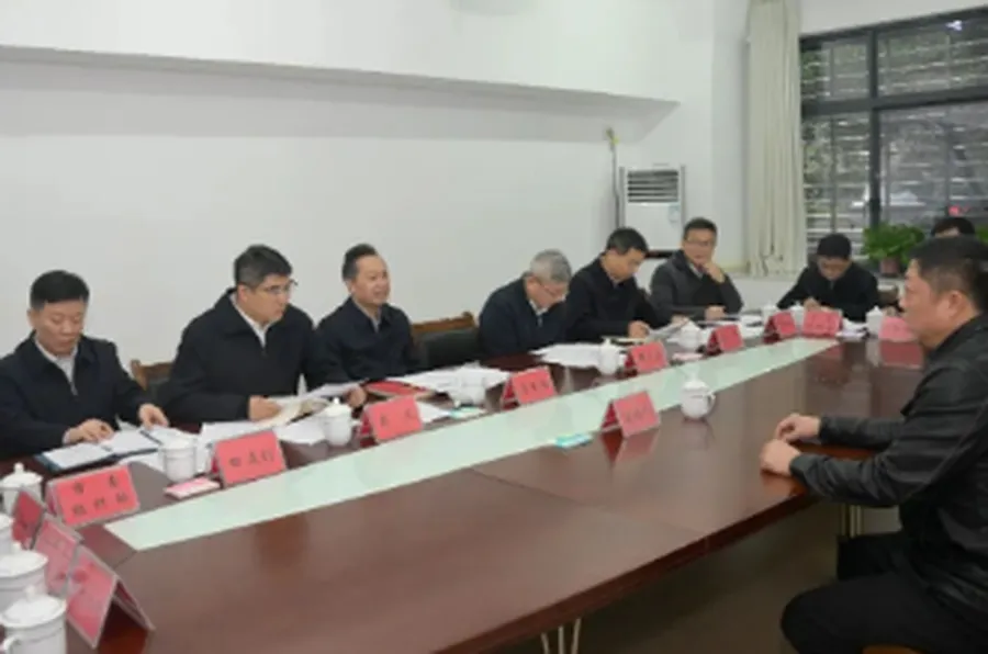 用心用情依法依规做好信访工作 把践行正确政绩观体现在为群众排忧解难上