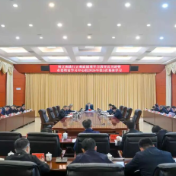 以正确政绩观引领干事创业  坚定不移为人民出政绩以实干出政绩