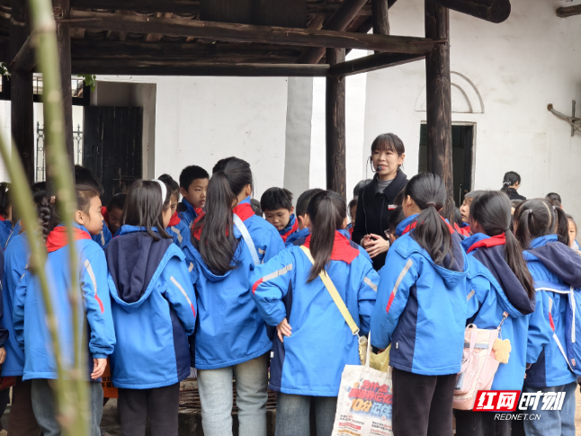 宜章县思源实验学校：红色研学润童心 志愿服务践初心