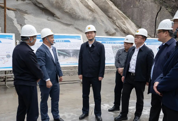 全力兴产业抓项目保安全  推动高质量发展取得更大实效