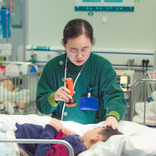 郴州市第一人民医院雷晔飞荣获“全国三八红旗手”称号