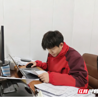 从“纸上谈兵”到“上手能干”  ——宜章见习基地里，他们的职场第一步这样迈出