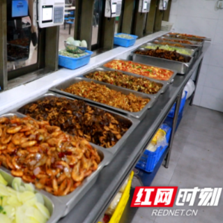 北湖区：用心烹制开学第一餐 真情守护学生成长路