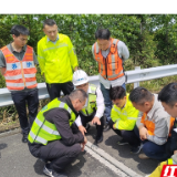 党建课堂“搬”一线   实景教学更入心