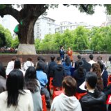 北湖区：古樟树下品书香 燕泉读书分享会决赛举行