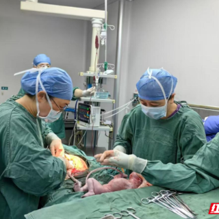 生死时速！多学科联手破险局 郴州市第四人民医院成功抢救高危重症产妇