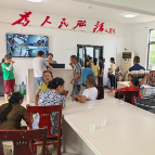 安仁县：便民换卡进村庄  清凉服务暖民心
