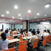 湘潭高新区商会举办法律和财税知识培训