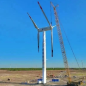 “敢”在高新 | 世界首台2.7MW双转子永磁同步风力发电机顺利完成吊装