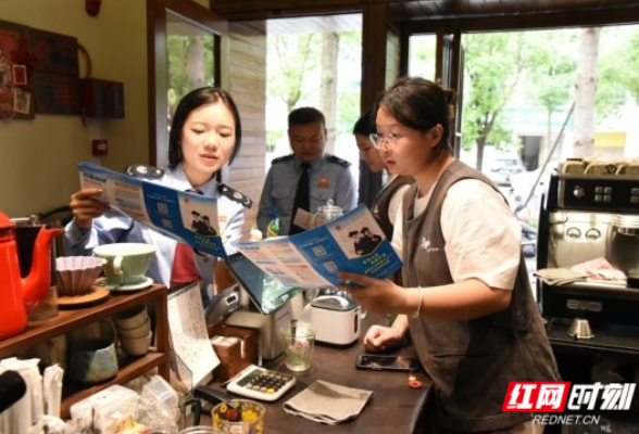 娄底经开区税务局：扎实开展民法典宣传月系列活动}