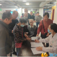 钰龙社区：“家门口”的免费体检为老年人健康保驾护航