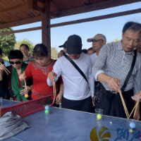 望城坡街道开展企业退休人员喜乐活动