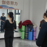 让女性遇见更美好的自己！金雅社区开展形体礼仪培训