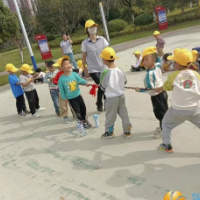 荷花塘社区开展“凝绳聚力 拔出精彩”拔河比赛