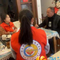 桃岭社区开展“践行二十大 银发颂党恩”慰问活动