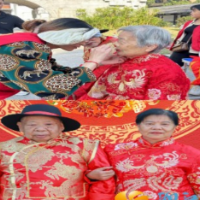 望月湖街道溁湾镇社区开展银婚金婚老人纪念照拍摄活动