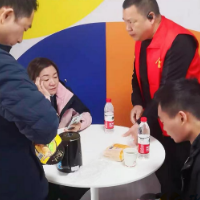 党员志愿红｜聚暖心合力 助百姓就业