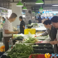 菜品丰、环境靓！马路临时市场变身惠民生鲜大市场