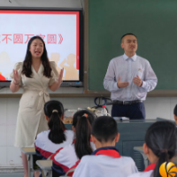 国旗下讲、遗迹里寻，这所学校这样打造“行走的党史课堂”