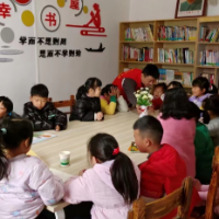 幸福书屋里，白箬儿童书声朗朗