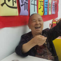 浓情迎端午   巧手制香囊