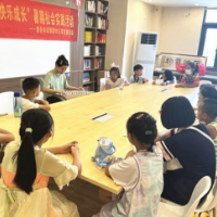 莱茵社区开展“弘扬民族文化 古筝公益小课堂”暑假活动