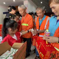 南家塘社区：夏日送清凉，关怀户外劳动者