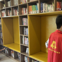 莱茵社区开展“我是小小图书管理员”暑假实践活动