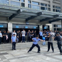 加强反恐防暴演习，保障高校师生安全