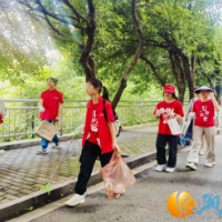 师大社区:绿色同行,争做垃圾分类小能手