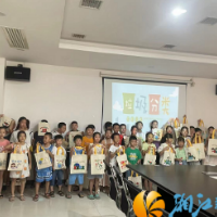 坪塘街道花溪社区开展“保护环境，我先行”创意手绘环保袋活动