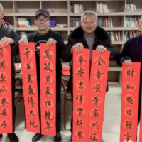金线巷社区：迎新送福写春联，墨香四溢暖人心