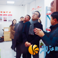 家门口的“赶集点”！尖山湖社区开设慈善（雷锋）超市为“村社互进”助力