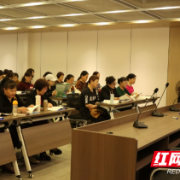半小时学位秒没！公益课堂为何火出圈？