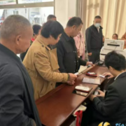 望岳街道谷峰村集中更换第三代社保卡