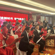 咸嘉湖街道开展“奋进新时代，银龄展风采”文艺汇演