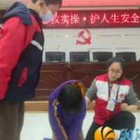 七里营社区：学急救实操 护人生安全