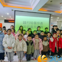 府后路社区开展“践行垃圾分类 共护蓝天家园”宣传活动