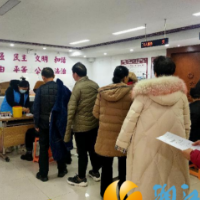 梅溪湖街道梅园社区开展“免费体检进社区，老年健康有‘医’”靠体检活动
