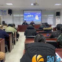 助力办事“零跑腿”——西湖街道金星社区开展“湘易办”APP推广活动