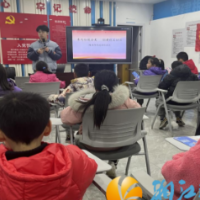 梅溪湖街道桃岭社区开展“小小分类 大大责任”垃圾分类知识讲座