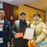 望岳街道：传递温暖与关怀 弘扬榜样的力量