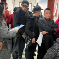 府后路社区开展老年人交通安全主题宣传活动