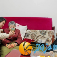 府后路社区:党员志愿服务暖民心 养老认证送上门