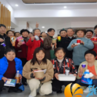 梅溪湖街道骑龙社区“厉行勤俭，变废为宝”